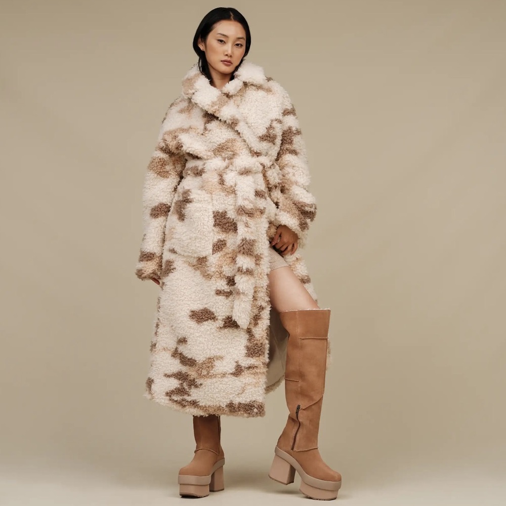 UGG new heights platform xtra boots